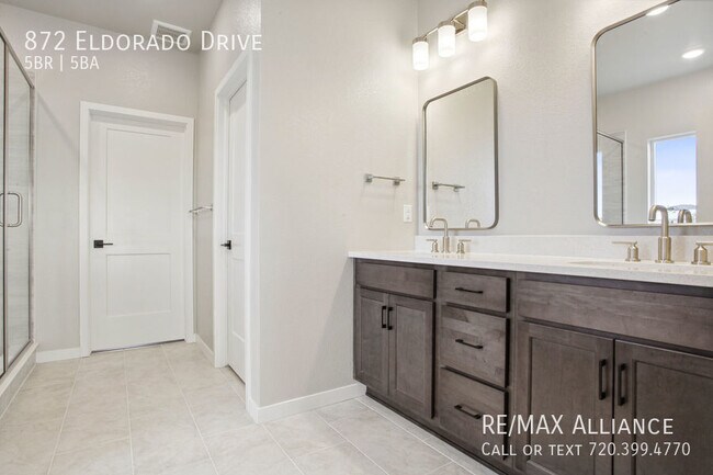 Building Photo - 872 Eldorado Dr