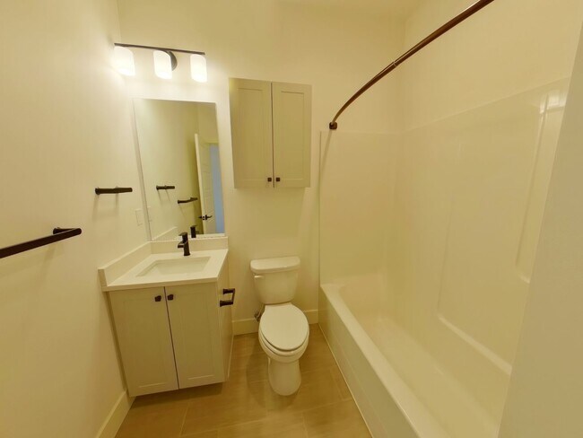 Building Photo - 2790 NW Harrison Blvd