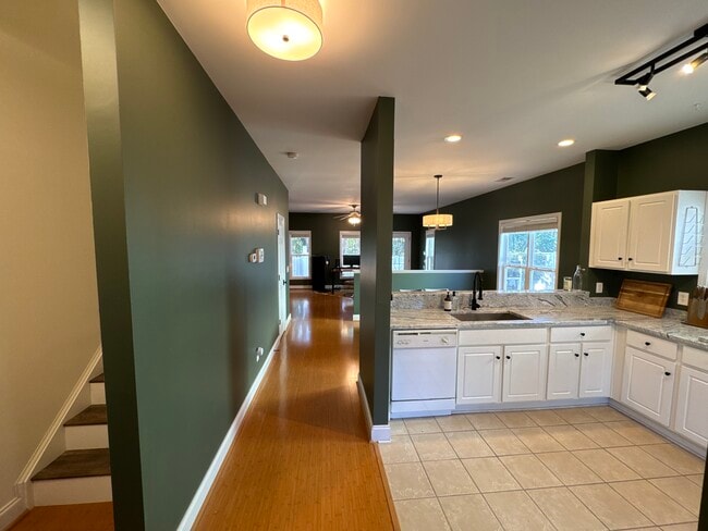 Building Photo - 1917 Wayne St