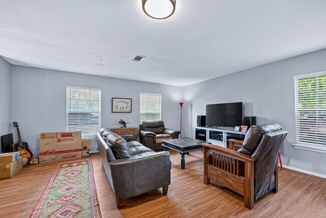 Building Photo - 15927 Eastcape Dr