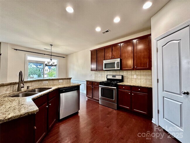 Building Photo - 10932 Burnt Leather Ln