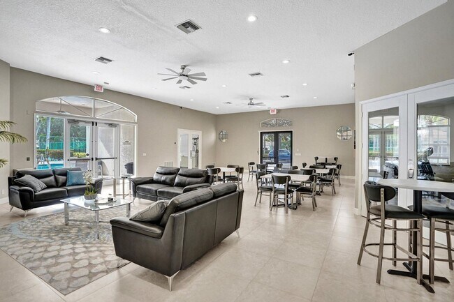 Building Photo - 16658 La Mesa Dr