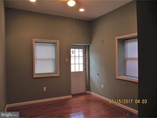 Building Photo - 2209 Carpenter St