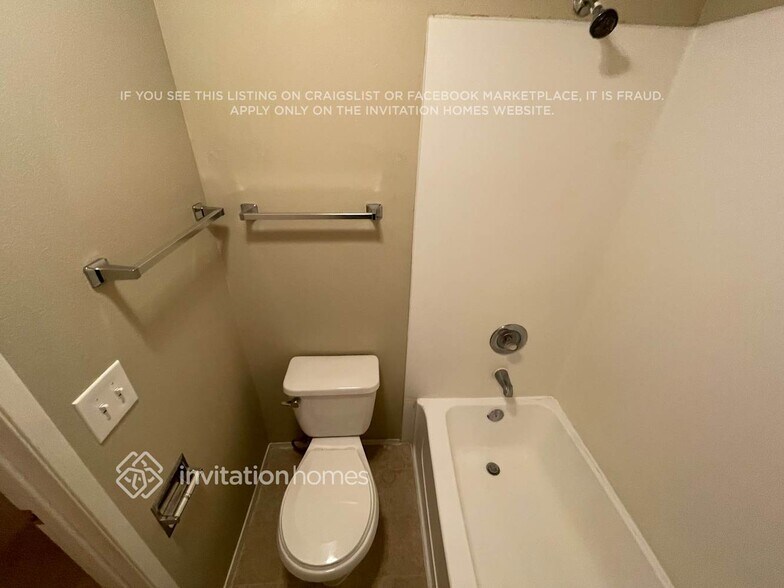 Building Photo - 22644 15th Ave S