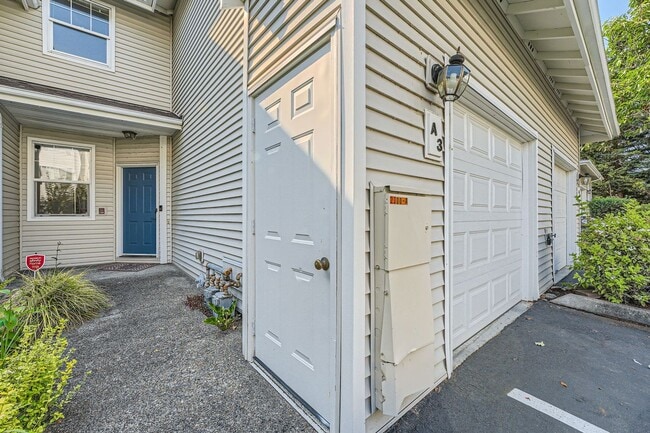 Building Photo - Ideally Located 3 Bed 3.5 Bath w/ Attached...