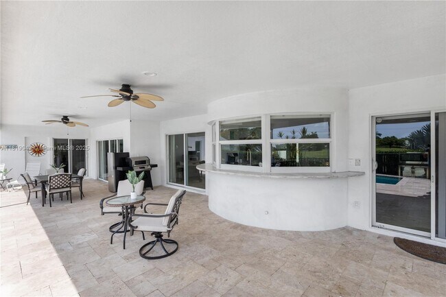 Building Photo - 4902 N Travelers Palm Ln