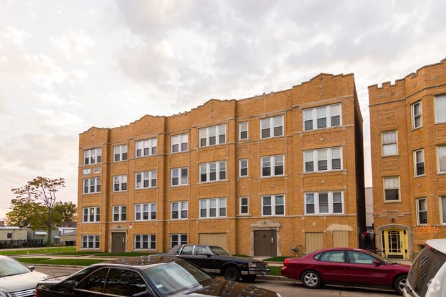 Building Photo - 1860 S Komensky Ave Chicago, IL 60623