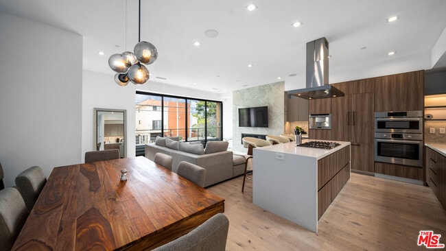 Building Photo - 2435 Penmar Ave