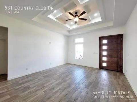 Building Photo - 531 Country Club Dr