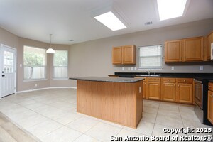 Building Photo - 14514 Redwood Valley