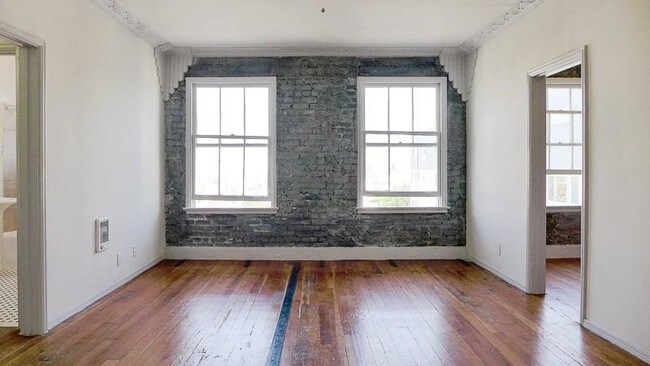Building Photo - 808 S Hobart Blvd