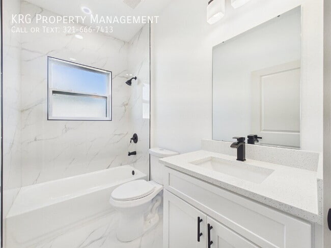 Building Photo - 16985 SW 40th Cir