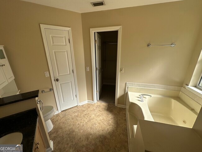 Building Photo - 104 St Helena Ct