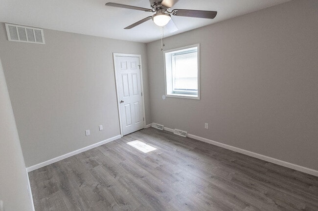 Building Photo - 6108 E St Charles Rd