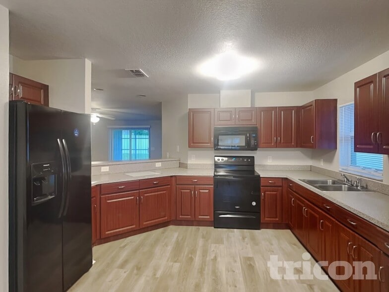 Building Photo - 15542 Florida Breeze Loop