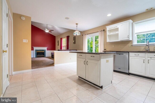 Building Photo - 2007 Legat Ln