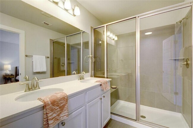 Building Photo - 7408 Buchholz St