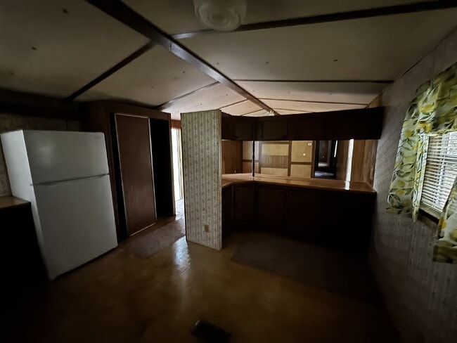 Building Photo - Mobile Home For Rent