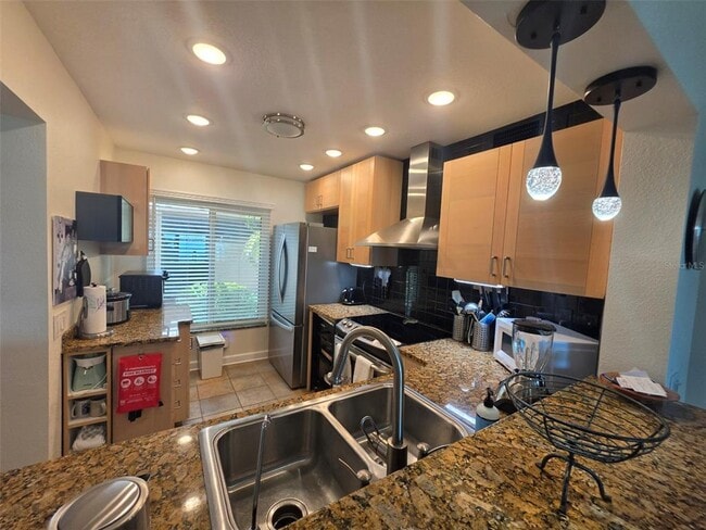 Building Photo - 6295 Bahia Del Mar Cir