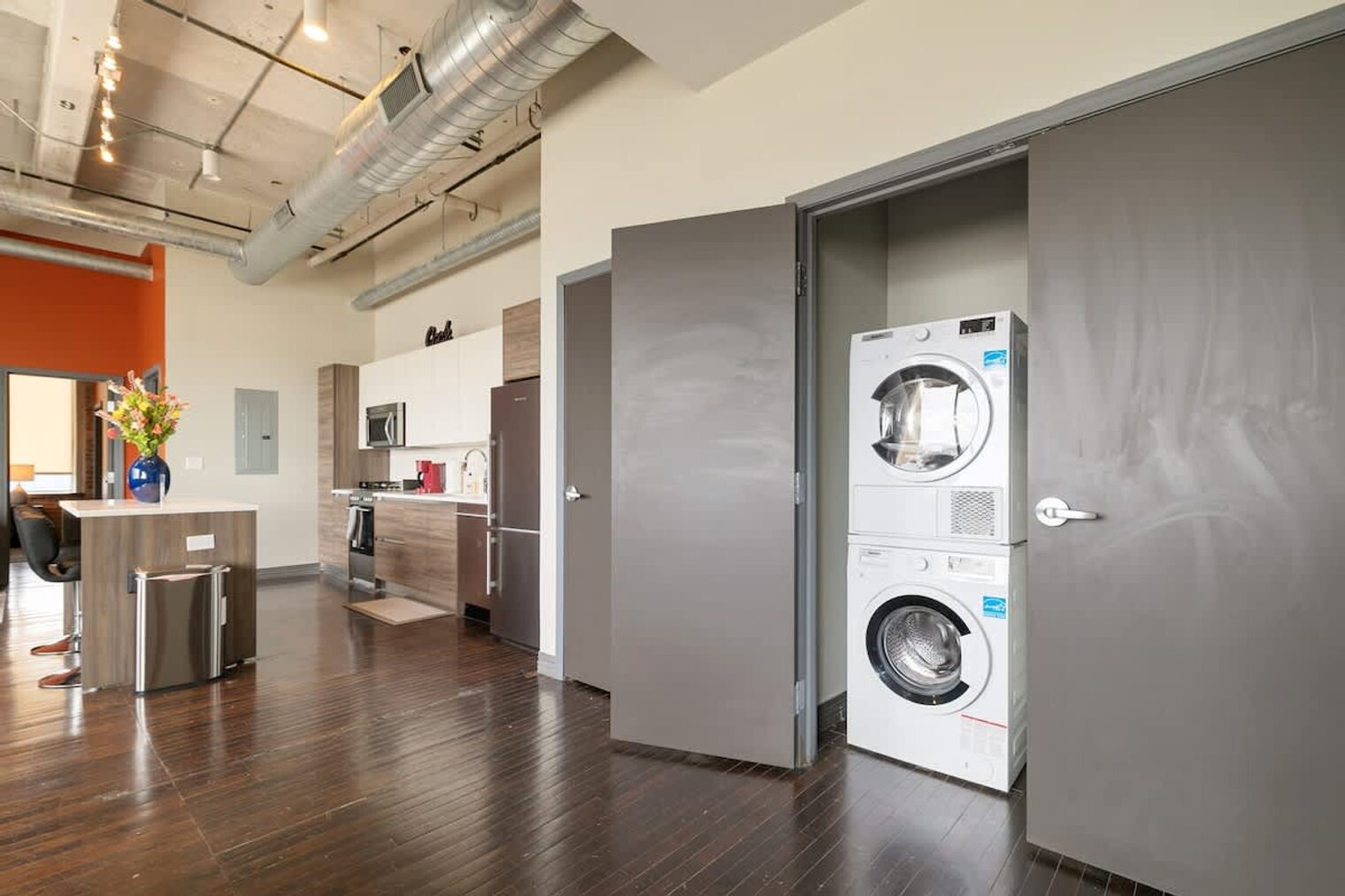 Building Photo - 500 S Ervay St