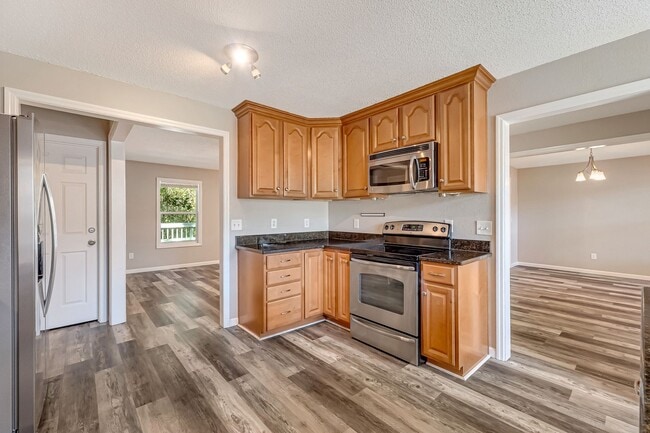 Building Photo - Charming 2-Bedroom, 2-Bath Home in the Hea...