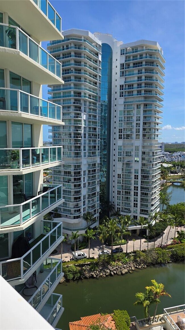 Building Photo - 250 Sunny Isles Blvd