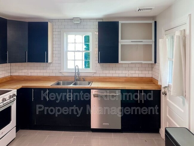 Building Photo - 2901 Maplewood Rd