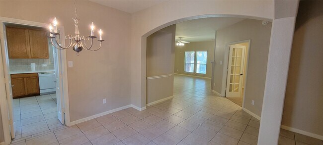 Building Photo - 98 S Regan Mead Cir