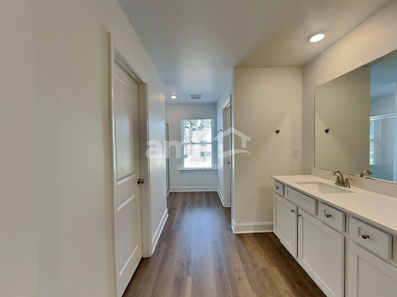 Building Photo - 1499 Aquamarine Dr