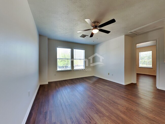 Building Photo - 2602 Daryns Landing Dr