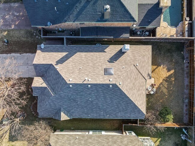 Building Photo - 1369 Tree Top Dr