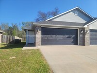 Building Photo - 2020A Ingalls Ln