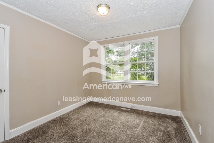 Building Photo - 2016 Holt Dr