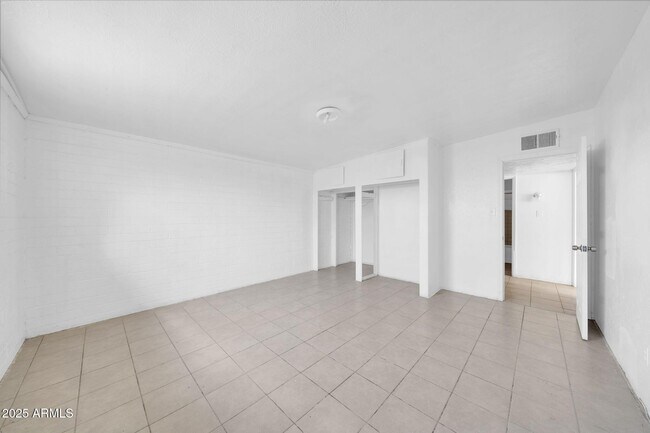Building Photo - 4548 N 29th Ave