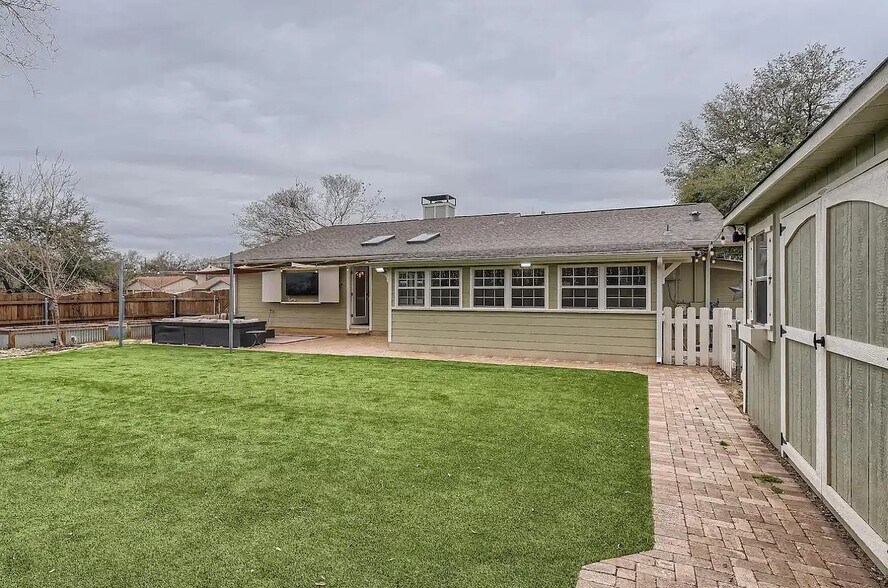 Building Photo - 11519 Fast Horse Dr