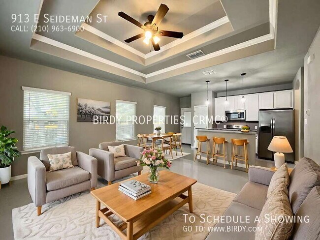 Building Photo - 913 E Seidemann St