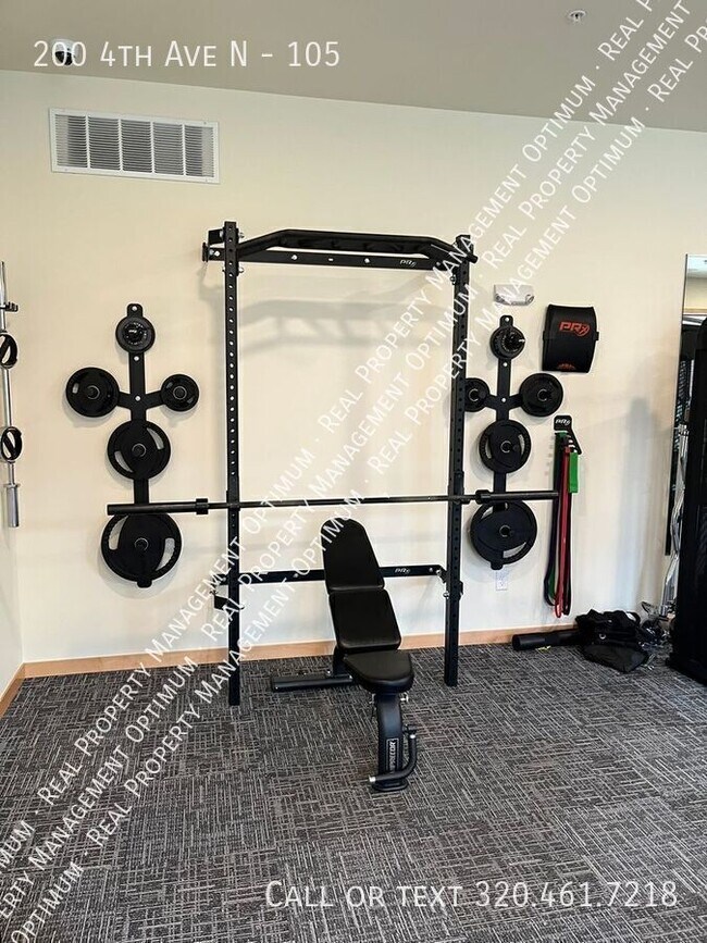 Building Photo - 200 4th Ave N