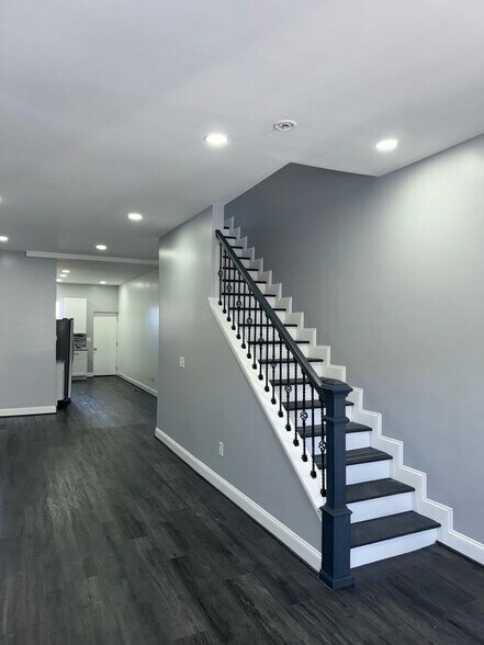 Building Photo - 1602 Moreland Ave