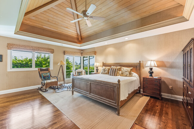 Building Photo - 1600 Treasure Ln