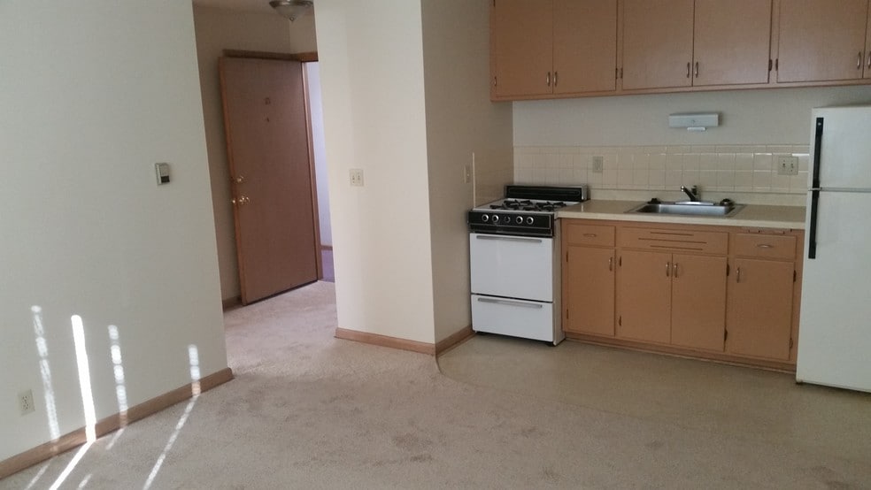 Primary Photo - 9230 W National Ave