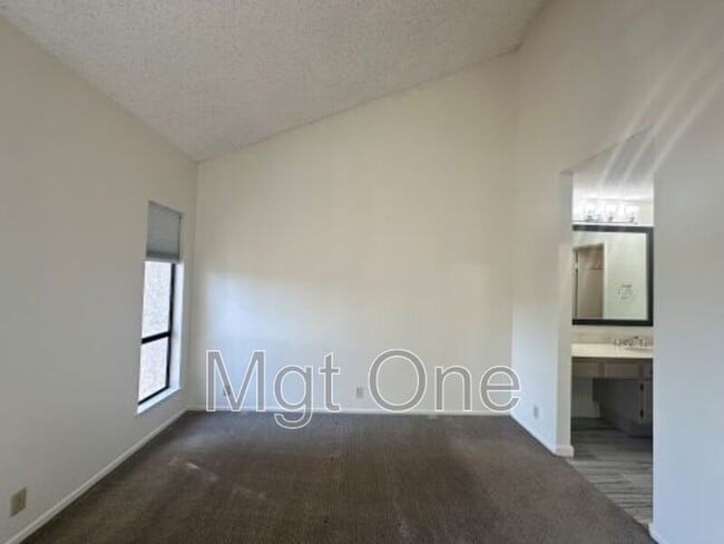 Building Photo - 23328 Copante