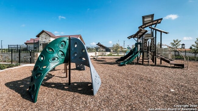 Building Photo - NEWER ONE STORY | 3 BEDROOM | 2 BATH | WHI...