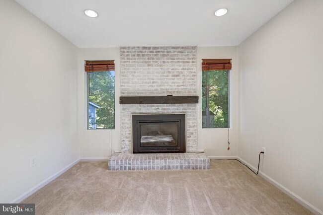 Building Photo - 5609 Rolling Rd