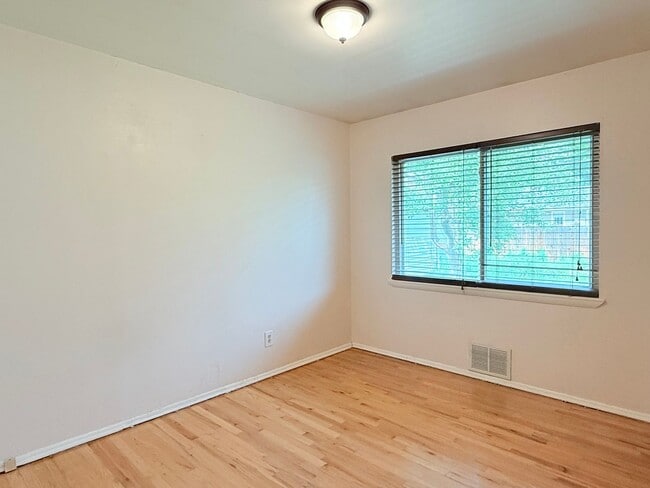 Building Photo - Welcome to University Hills!!  Perfect 3 B...