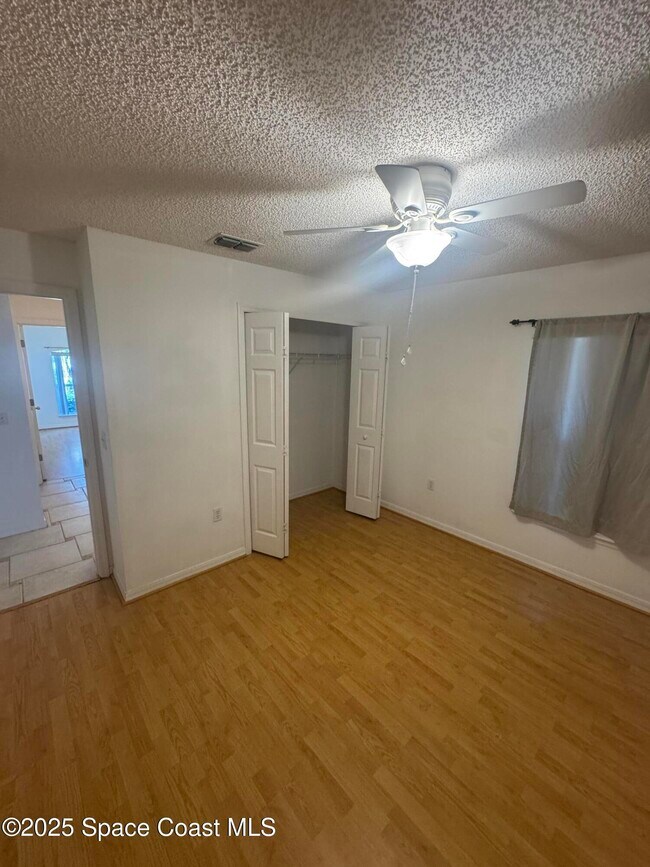 Building Photo - 2129 Redwood Cir