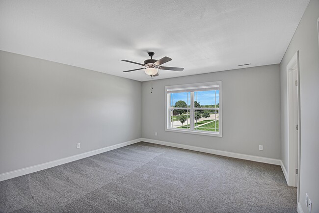 Building Photo - 1206 Heather Dr
