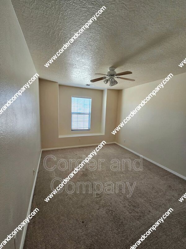 Building Photo - 1416 Monterrey Rd NE