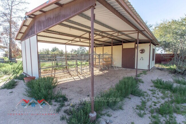 Building Photo - 4728 E Ron Rico Rd