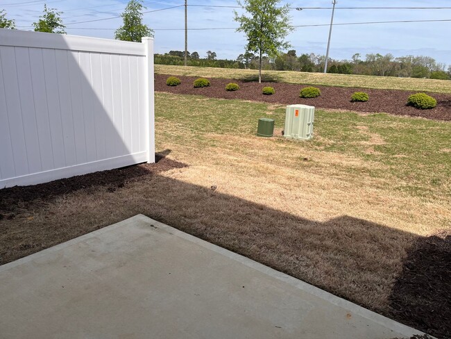 Building Photo - New 3 Bedroom 2.5 Bathroom Townhouse with ...