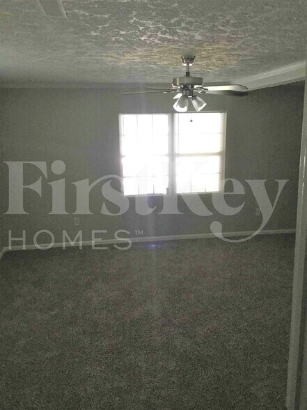 Building Photo - 3571 Orbit Ct